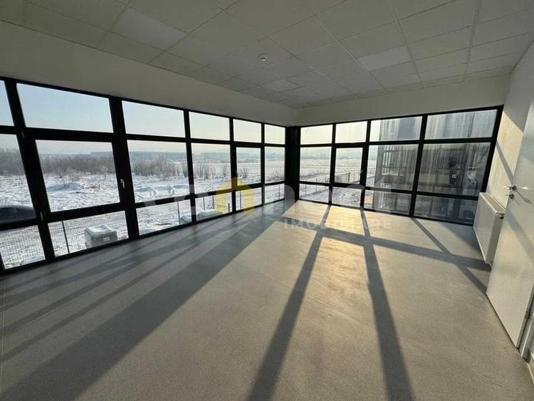 Birou, 143.31 mp în Exterior Est - 1