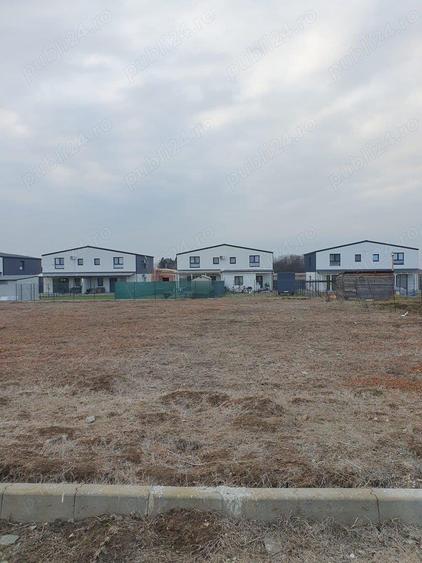 Teren intravilan 702 mp.Giarmata - 1