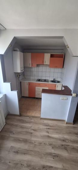 Se inchiriaza apartament o camera zona centrala - 2