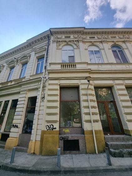 Casa lui Nicolae Dinischiotu - 60 camere - Imobil Istoric - 2