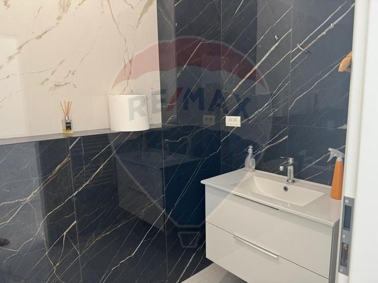 Spațiu comercial de închiriat 70 mp, în zona Universității - 11