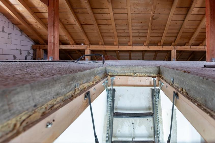 Casă / Vilă cu 4 camere de vânzare în Cartier - Gheraiesti - 20