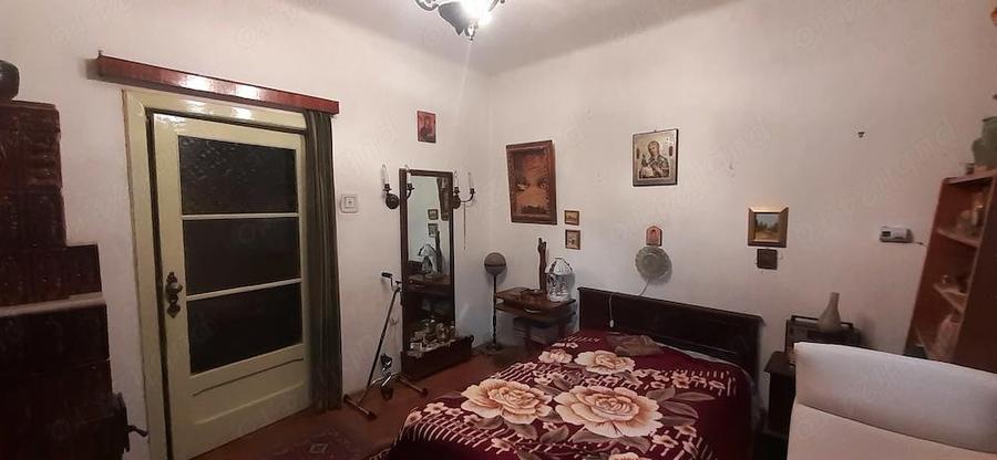 Casa cu mansarda la curte 535 m - 3