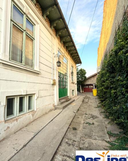 Casa centrala cu istorie si teren generos de 800mp