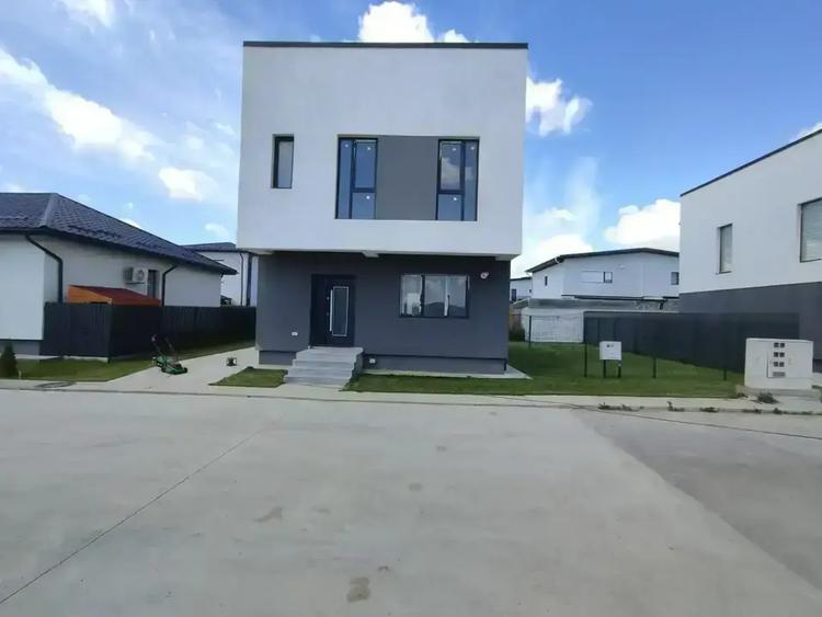 Vila 4 Camere P+1De Vanzare | Individuala  Complex Rezidential | Curte - 1