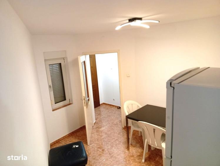 O casa cu doua apartamente in zona centrala - 5