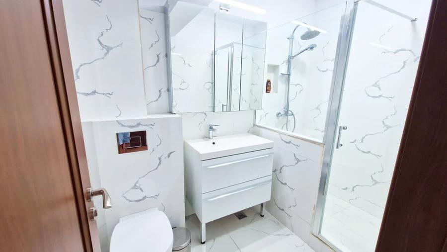 Apartament cu 3 camere decomandat, mobilat în Mamaia-Sat