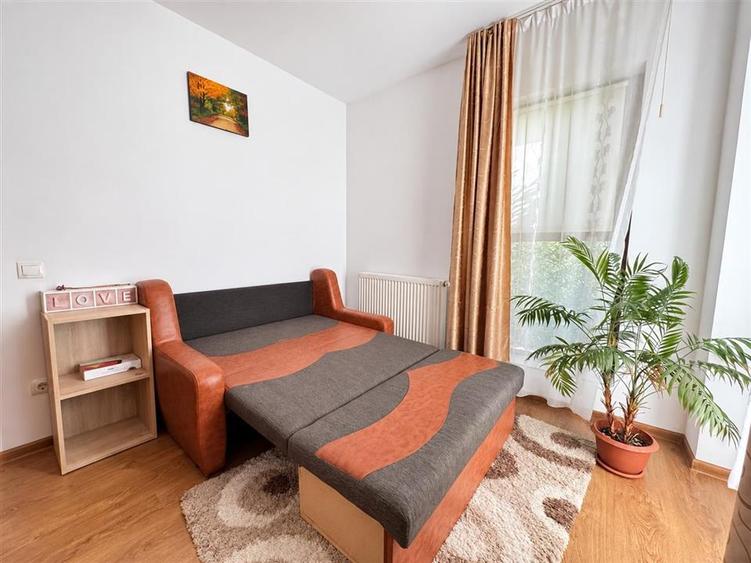 Apartament cu 2 camere semidecomandat, mobilat în Exterior Sud