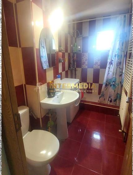 Apartament cu 2 camere decomandat, mobilat în Cetate