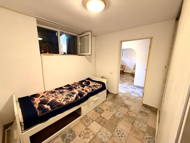 Casă individuală cu 4 camere cu Canalizare în Rahova