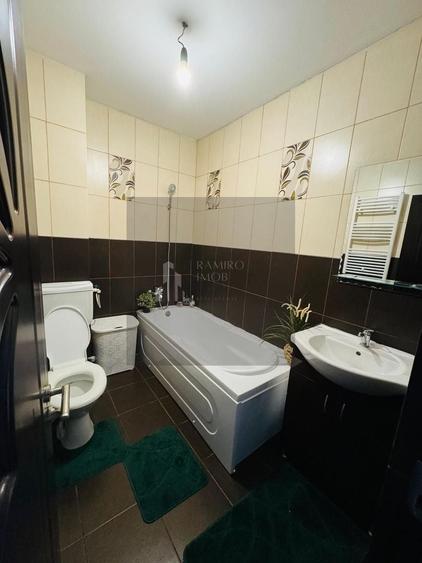 Apartament cu 3 camere semidecomandat, mobilat în P-ța Reșița