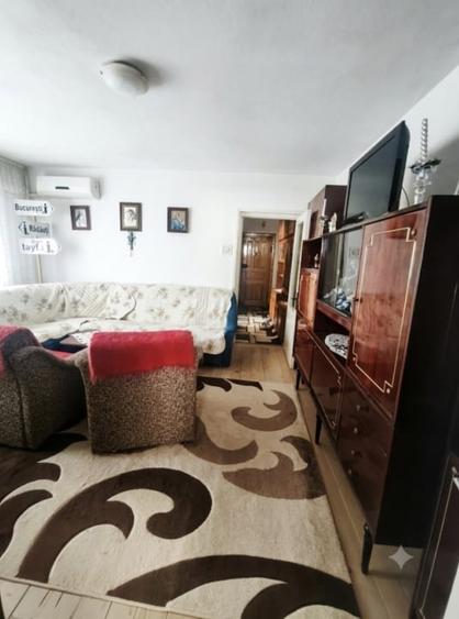 Apartament cu 2 camere semidecomandat, mobilat în Central