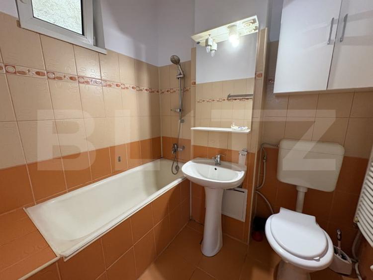 Garsonieră decomandată în Central