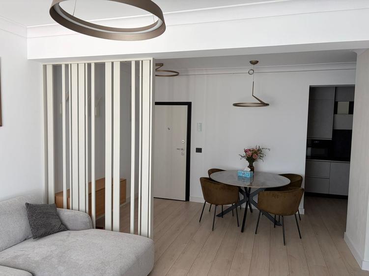 Apartament cu 2 camere decomandat în Torontalului