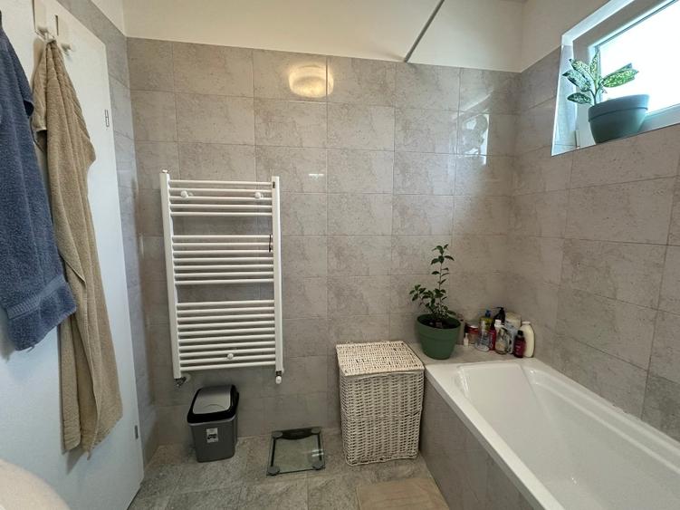 Apartament cu 2 camere decomandat, mobilat în Turnișor