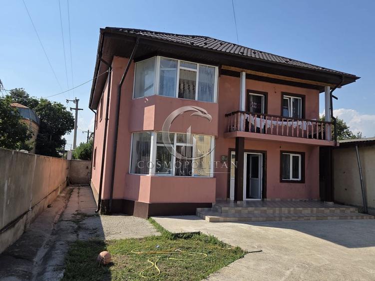 Casă individuală cu 5 camere cu Canalizare în Mărăcineni