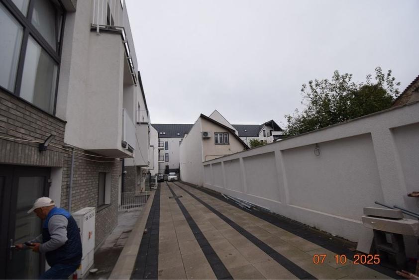 Apartament cu 3 camere decomandat în 7 Noiembrie