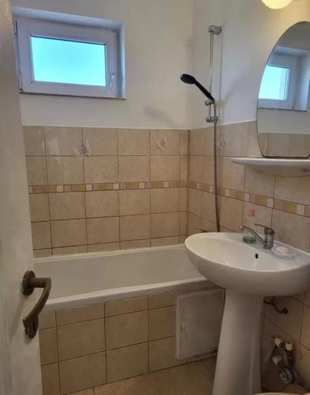 Apartament cu 3 camere decomandat, mobilat în Tomis Nord