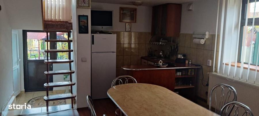 Casă cu 4 camere cu Teren 500 Mp în Central