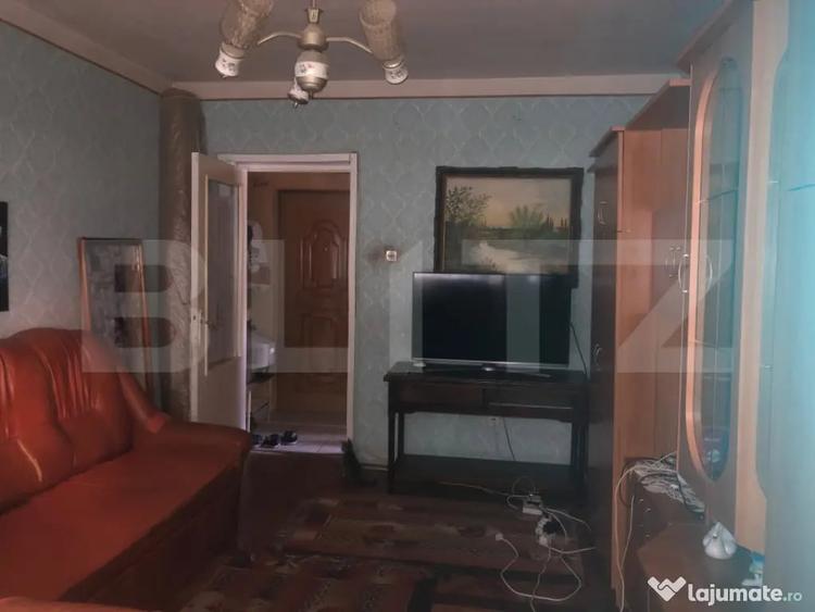 Apartament cu 4 camere decomandat, mobilat în Micro 15