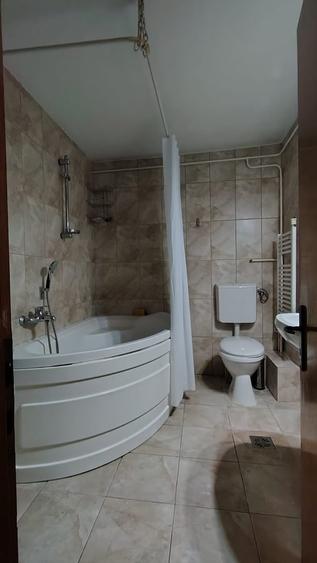 Apartament cu 3 camere decomandat în Basarab