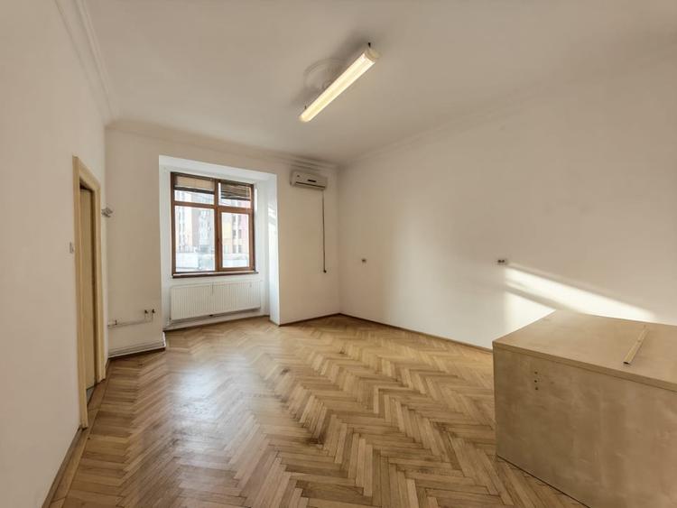 Apartament cu 4 camere decomandat, mobilat în Clucerului