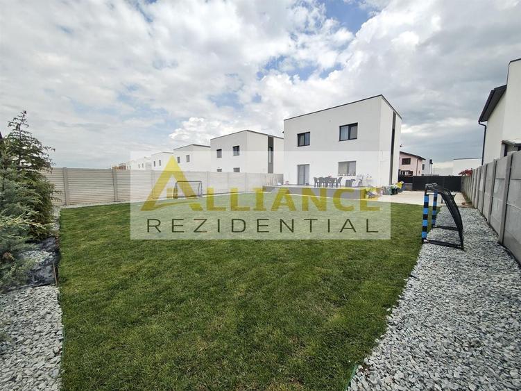 Casă individuală cu 4 camere cu Canalizare în Berceni