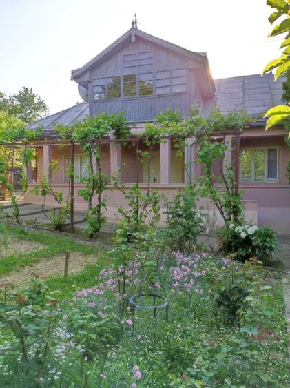 Casa batraneasca + teren în Parava, jud. Bacau - 1