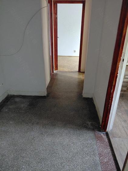 Inchiriez apartament cu 2 camere , situat in spatele Facultatii de Drept - 7