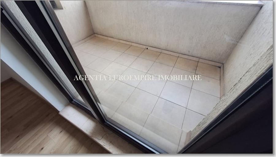 Apartament de vanzare in Constanta, Km 5 - 3 camere decomandat - 4