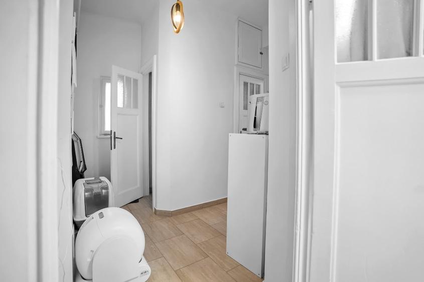 Apartament interbelic renovat, 2 camere, str. Romulus – Sector 3, 88,39 m² - 9