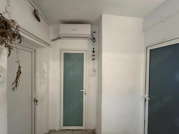 Vand apart.3 cam.ultracentr.,B-dul V.Milea,langa Tribunal,st.68 mp.bloc caramida,et.3 - 5