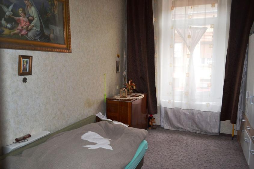 Cladire istorica intre P-ta Balcescu si P-ta Maria - 11