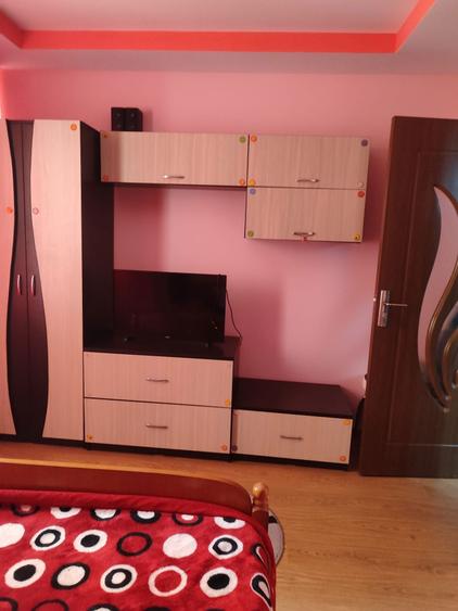 Apartament cu 3 camere decomandat în Traian