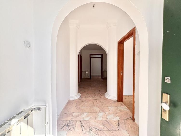 Ideal Birouri cu curte de inchiriat zona Floreasca - 1