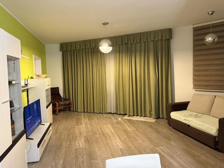 Apartament cu 3 camere decomandat în Lotus