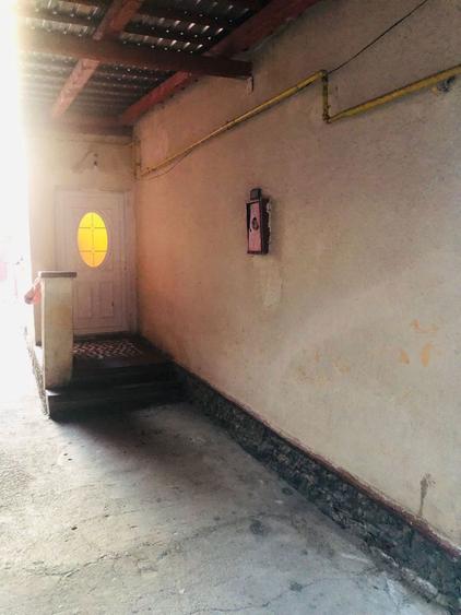 Vand casa cu 3 camera urgent - 5