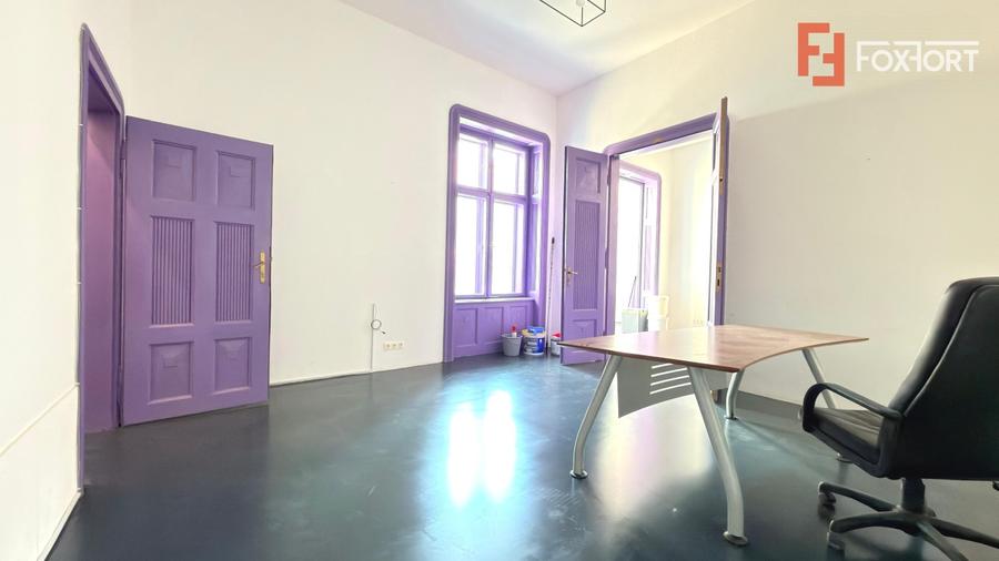 Apartament cu 4 camere decomandat în Central