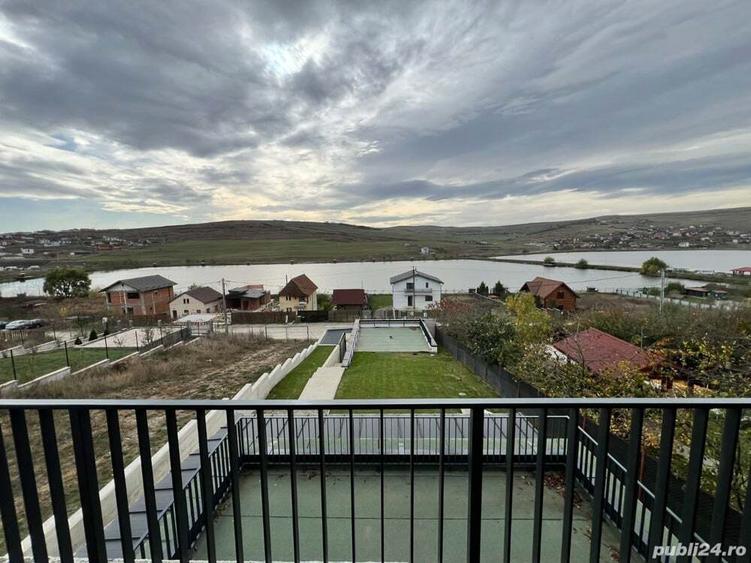 Casa moderna, spa?iu verde ?i priveli?te spre lac - Str. Salcamilor, Campene?ti - 1
