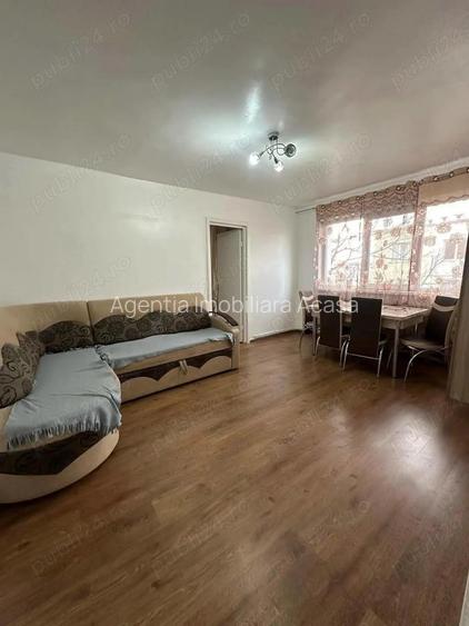 De vanzare 2 camere ?i balcon, zona Posta Mica, 39.600 euro