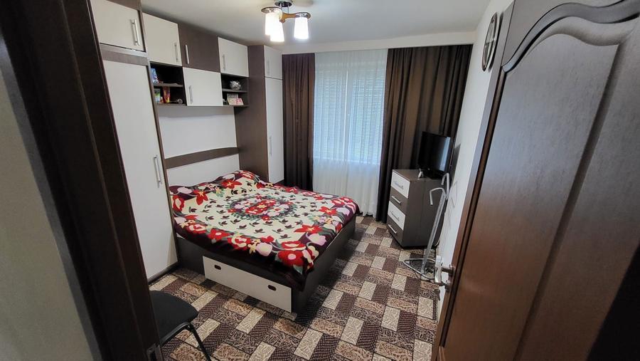 De vanzare Apartament 3 camere, 70 mp, Mega Mall, complet mobilat - 1