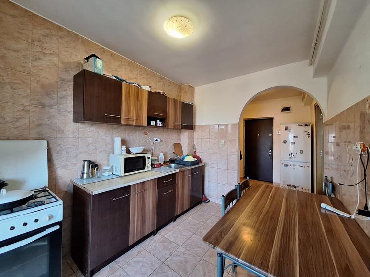 Apartament cu 2 camere, decomandat, balcon, zona Terra - 7