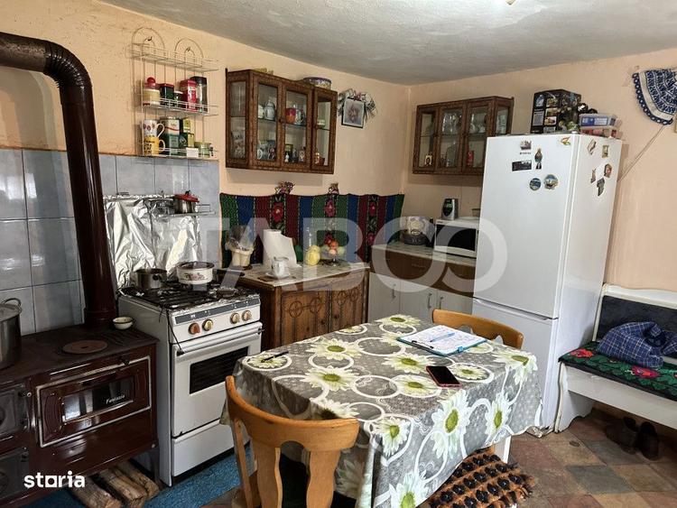Casa cu gradina 3 camere anexe gospodaresti 5702 mp teren in Gura Vaii - 6