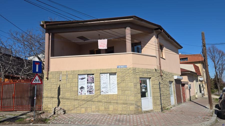 Casa S+P+1E, pe colt, zona Victoria - 1