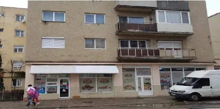 Vanzare spatiu comercial 79mp in zona Confectii Arad - 4