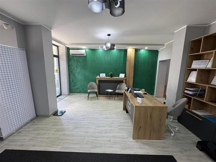 Spatiu comercial renovat complet de vanzare in Focsani - 15