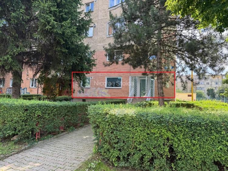 Zizinului, spatiu comercial cu vad stradal de inchiriat Zizinului, spatiu comercial cu vad stradal de inchiriat