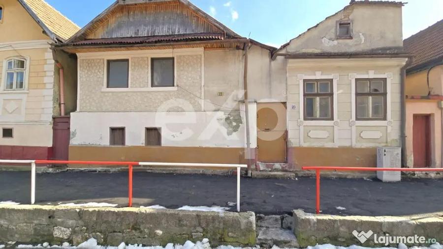 Casa cu poten?ial in Schei cu front la doua strazi - 1