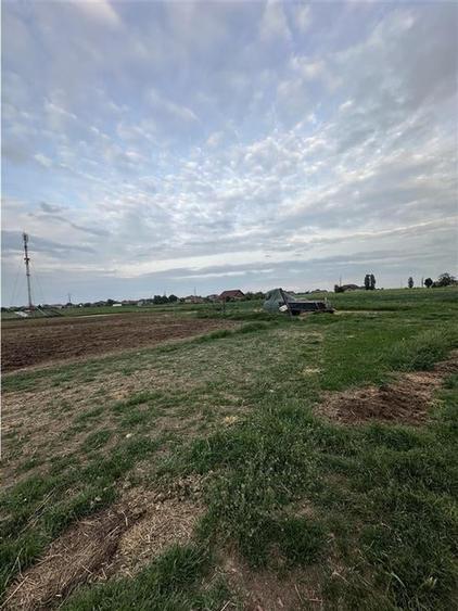 RECO TEREN INTRAVILAN VANZARE GIRISU DE CRIS - 1