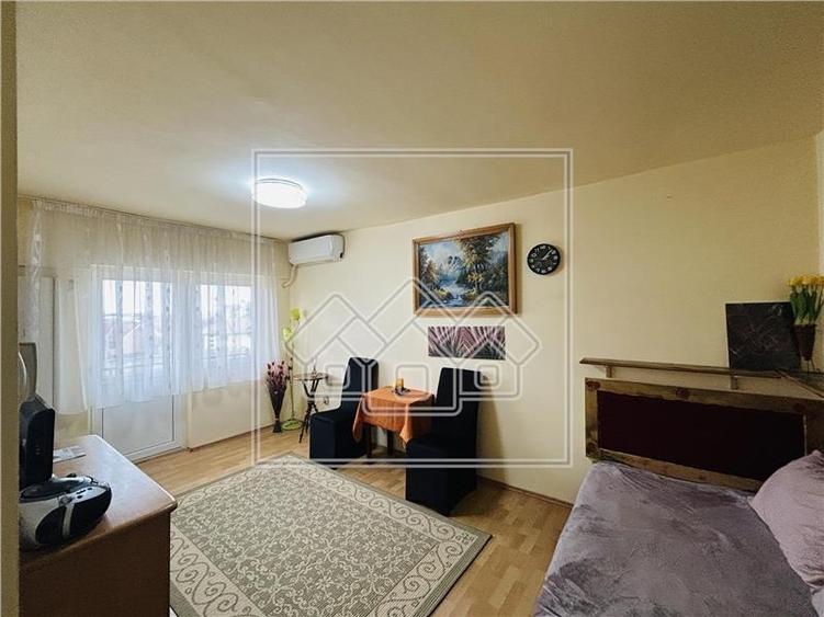 Garsoniera de vanzare in Sibiu - 26 mp utili+balcon- Zona Siretului - 1